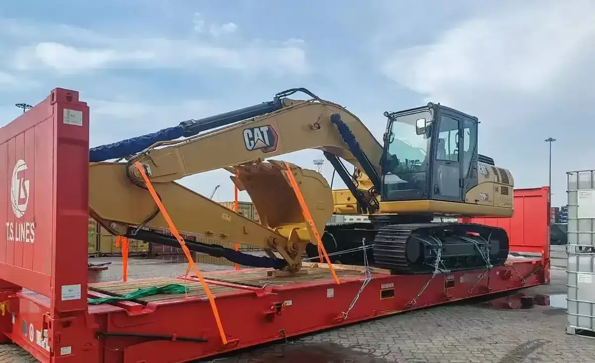Loading used excavators for export from China
