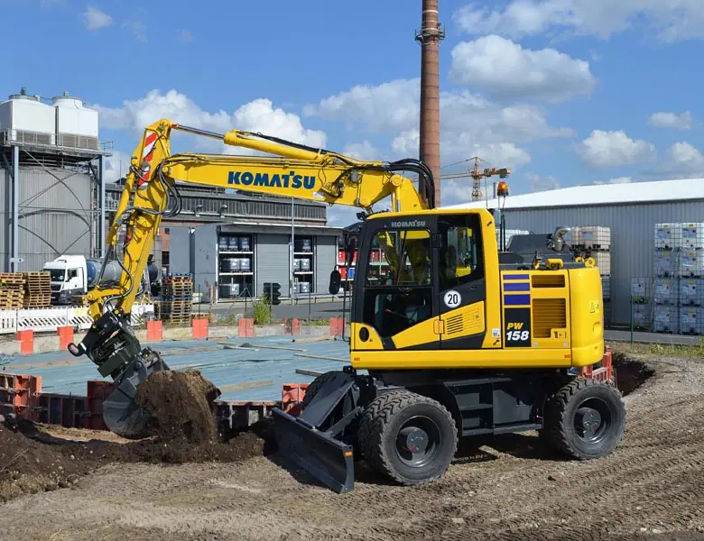 Komatsu PW158-11